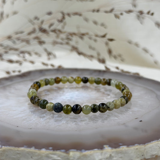 Žalio granato apyrankė