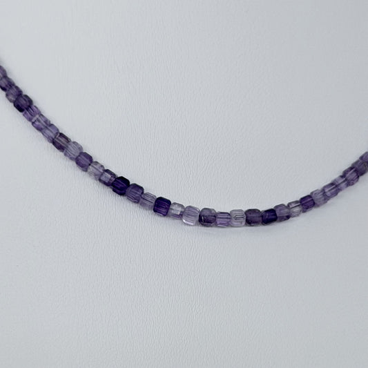 Ametisto karoliai, 2 mm