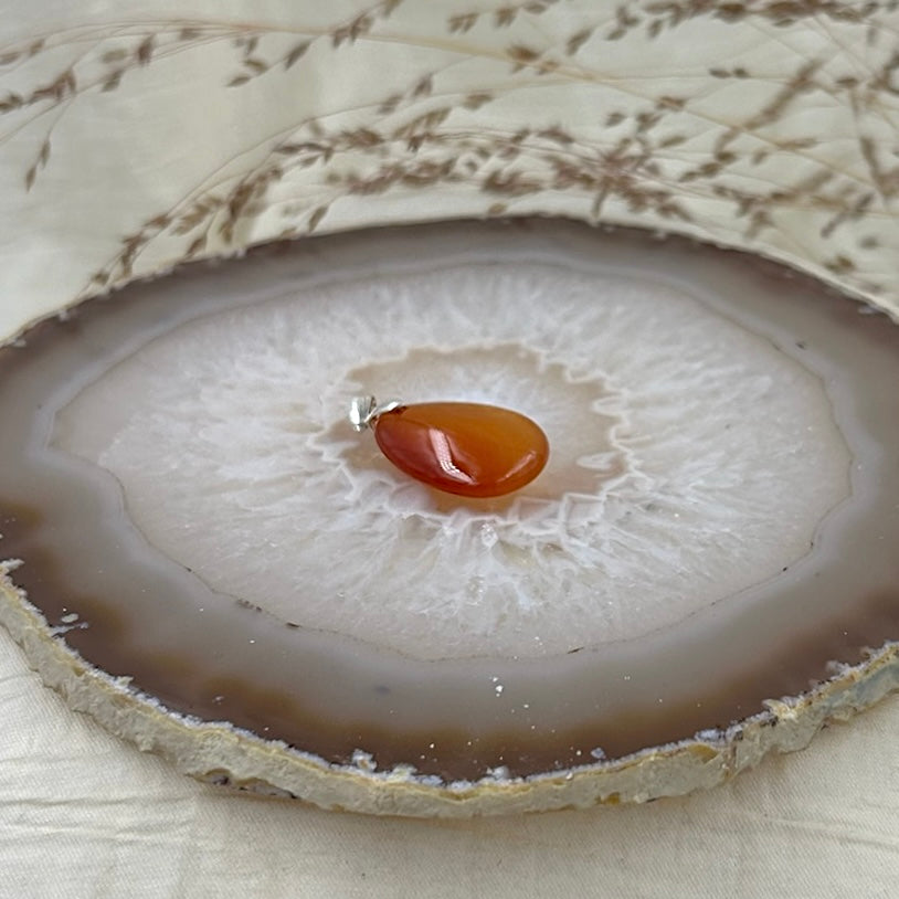 Karneolio pakabukas